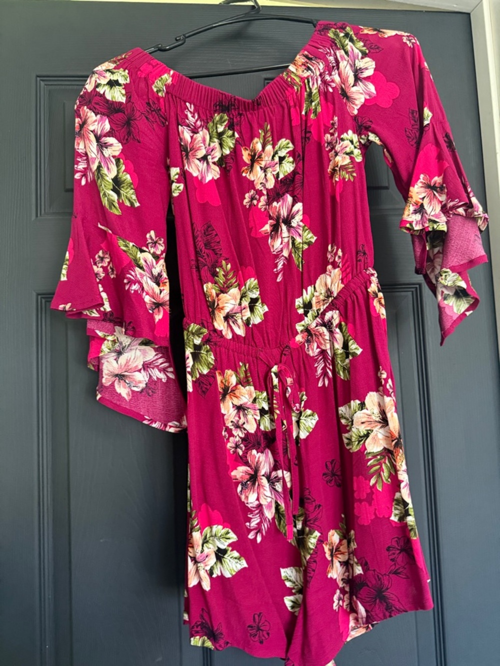 Express xs Floral Off-Shoulder Romper in Fuchsia Pink